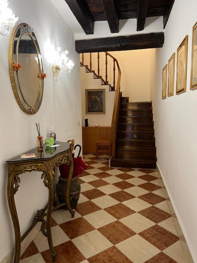 The House On The Canal * Venedig
